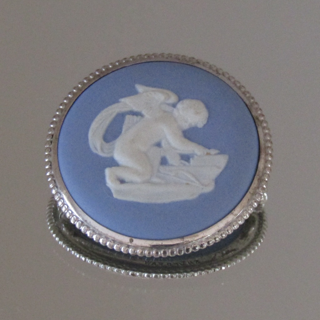 Wedgwood Sterling Jasperware Brooch Cupid Cameo 45$